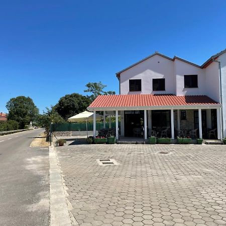 Ladonja Bb Rooms, Family Run Bed & Breakfast Rovinjsko Selo Ngoại thất bức ảnh