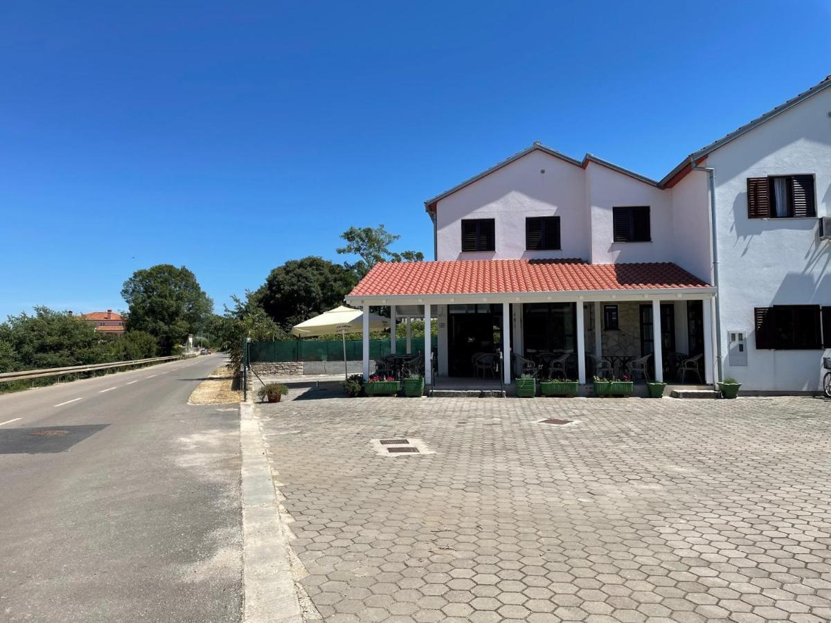 Ladonja Bb Rooms, Family Run Bed & Breakfast Rovinjsko Selo Ngoại thất bức ảnh